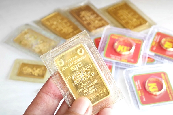 Giá vàng hôm nay chiều 2-1 Vàng nhẫn vượt vàng miếng